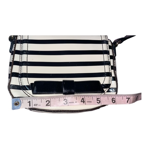 Kate Spade Chelsea Park Porter Patent Striped Bow Accent Crossbody Bag - Picture 4 of 9